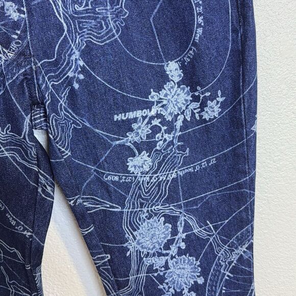 NWOT- Off-White- Globe graphic-print flared jeans- Size 29 - Picture 6 of 16